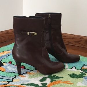 Circa Joan & David Ankle boots size 7M